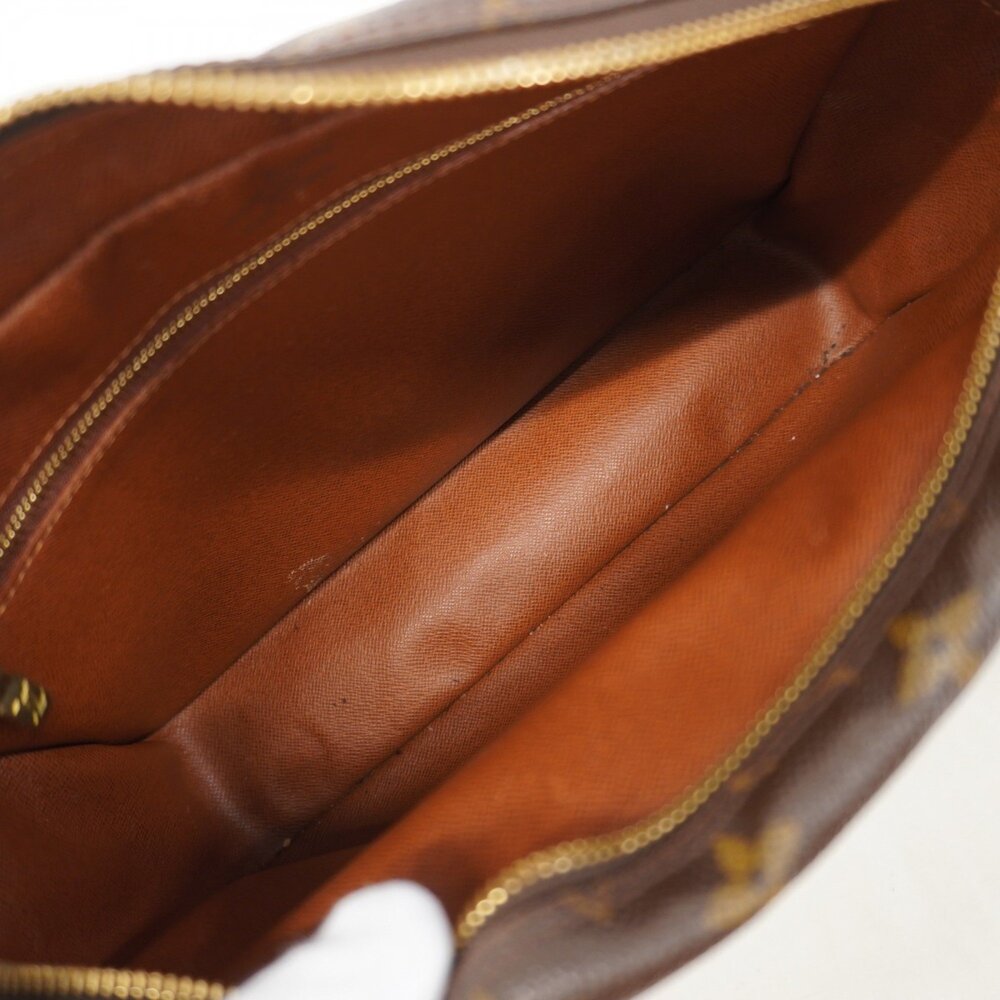 LOUIS VUITTON Brown Monogram Shoulder Bag - Picture 4 of 14